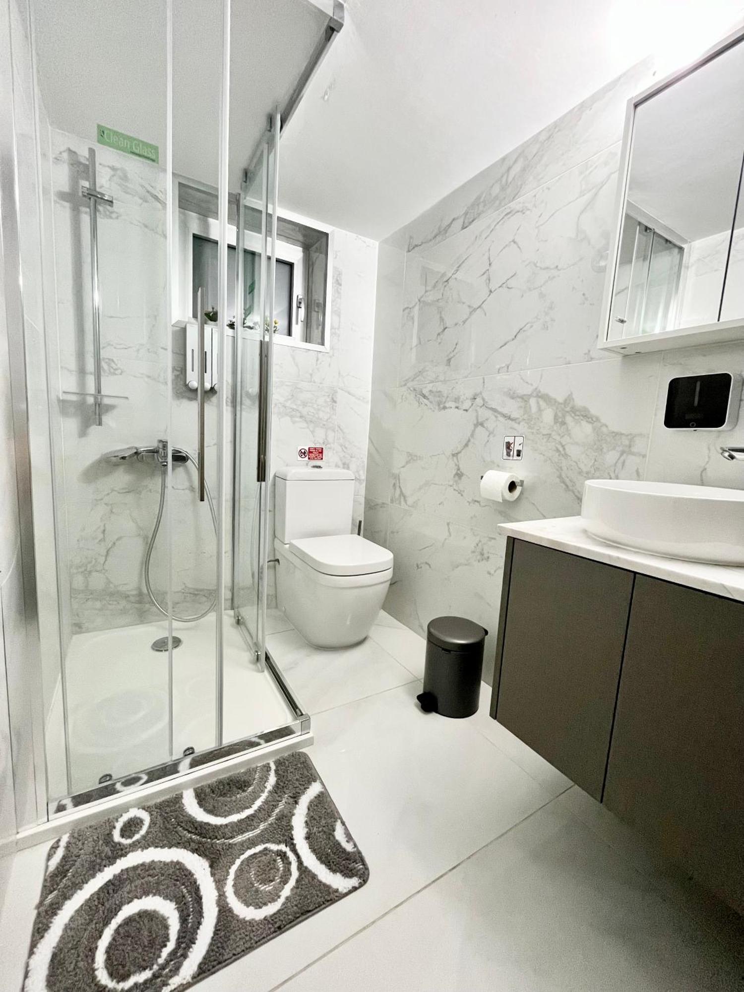 Modern Apartment Near Mckenzie Beach لارنكا المظهر الخارجي الصورة