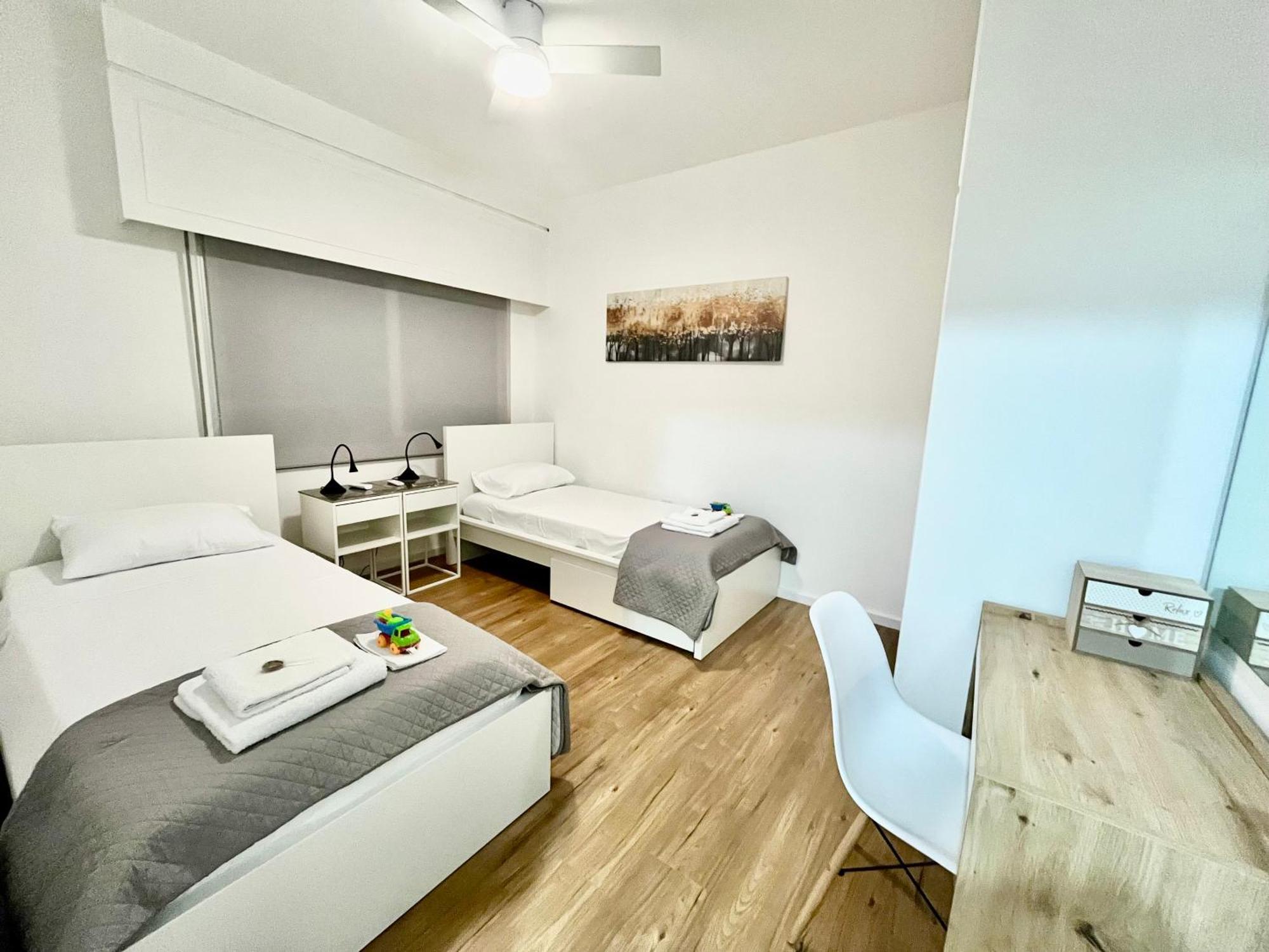 Modern Apartment Near Mckenzie Beach لارنكا المظهر الخارجي الصورة